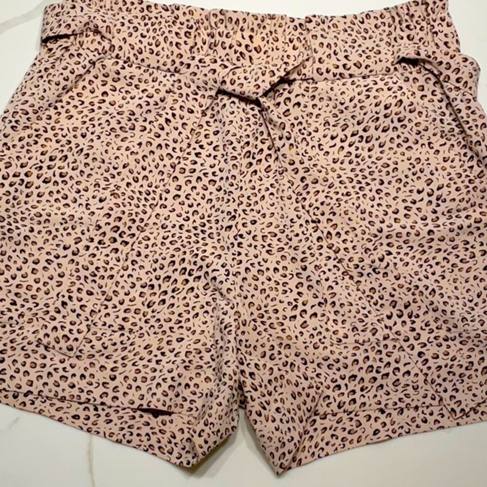 Sanctuary Leopard Print Crepe Shorts - S